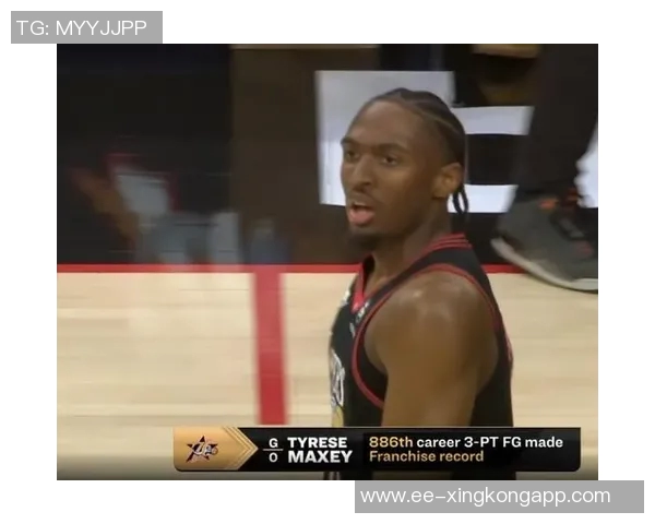 马克西在对抗中展现实力半场高效得分助球队争胜