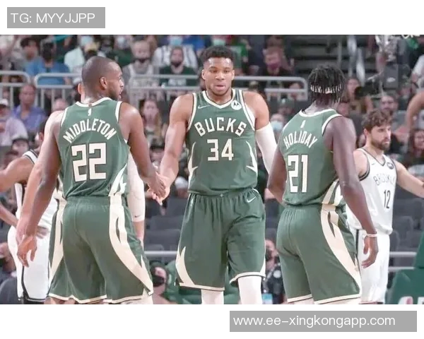 字母哥半场表现抢眼贡献10分4板5助频繁强攻制造犯规罚球命中率高